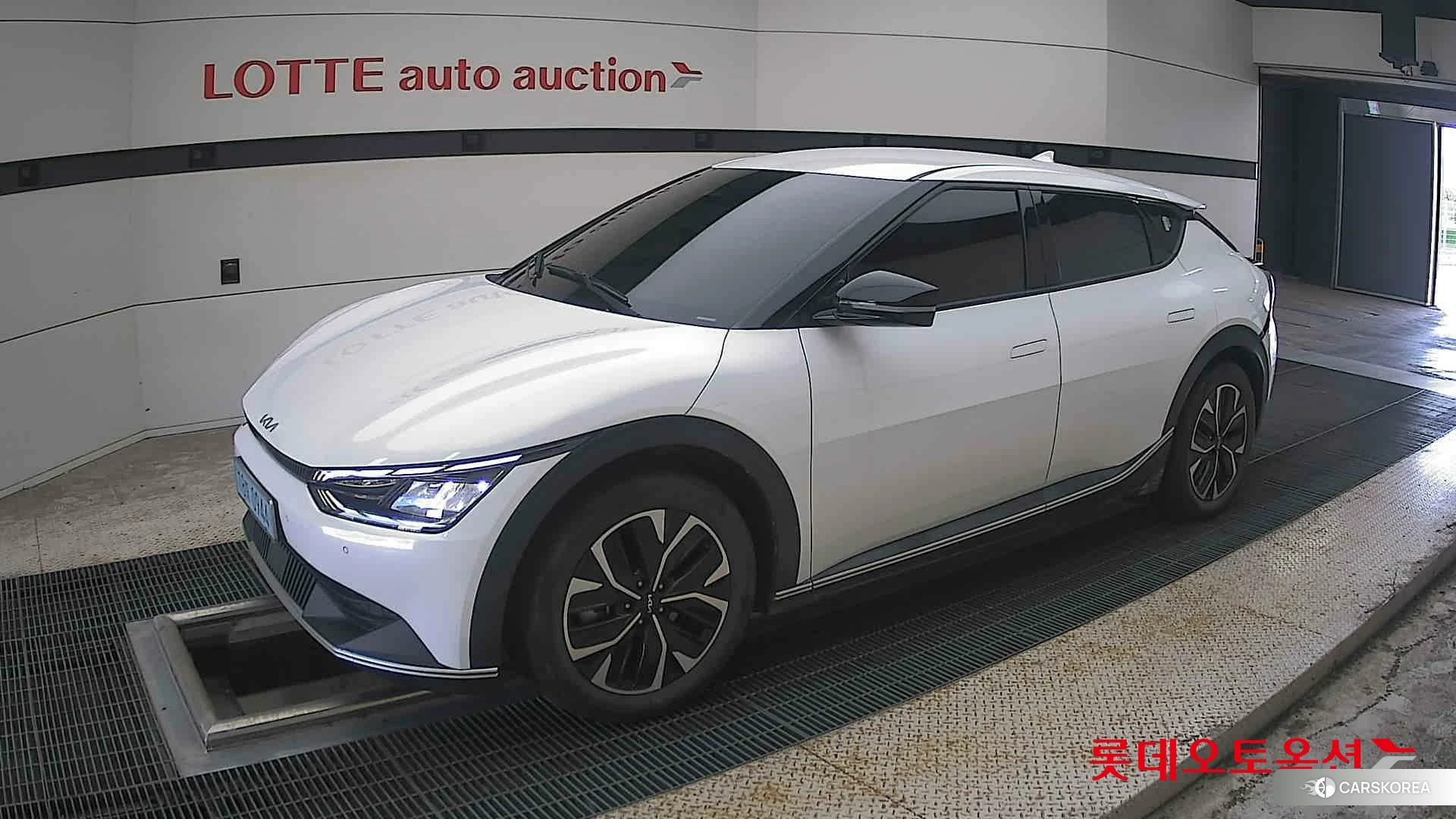 Kia EV6 2023 Белый из Кореи, фото 4