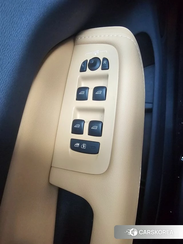 Volvo XC60 second Generation 2024 Белый из Кореи, фото 4