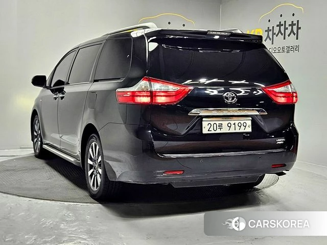 Toyota Sienna 2018 Черный из Кореи, фото 4