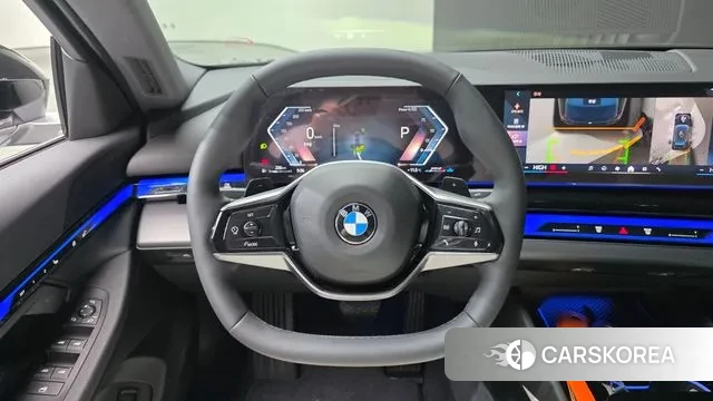 BMW 5 Series (G60) 2025 Черный из Кореи, фото 4