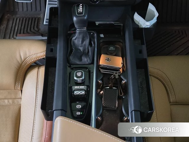 Volvo XC60 second Generation 2019 Серебристо-серый из Кореи, фото 4