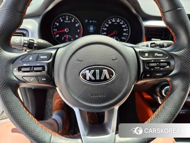 Kia Stonic 2020 Белый из Кореи, фото 4