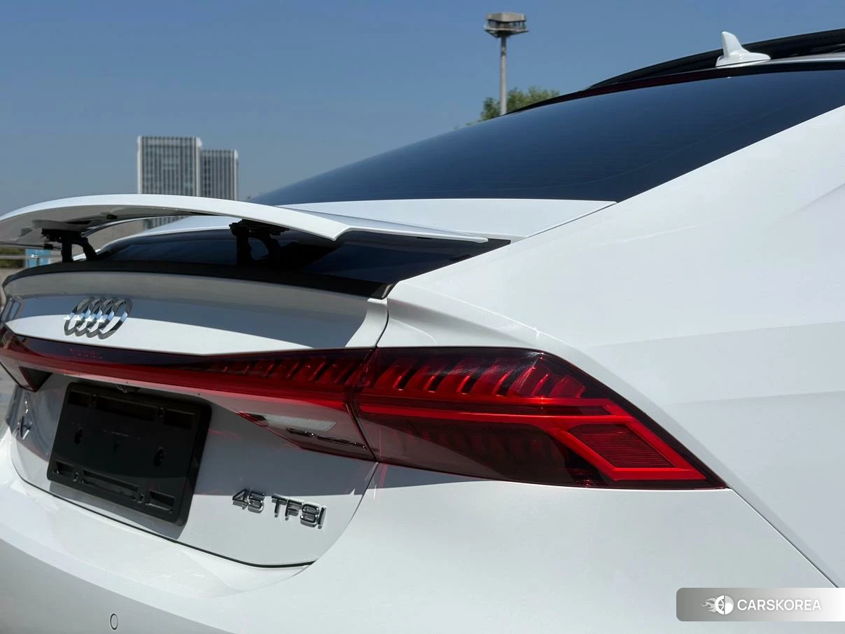 Audi A7 2021 Белый из Китая, фото 4