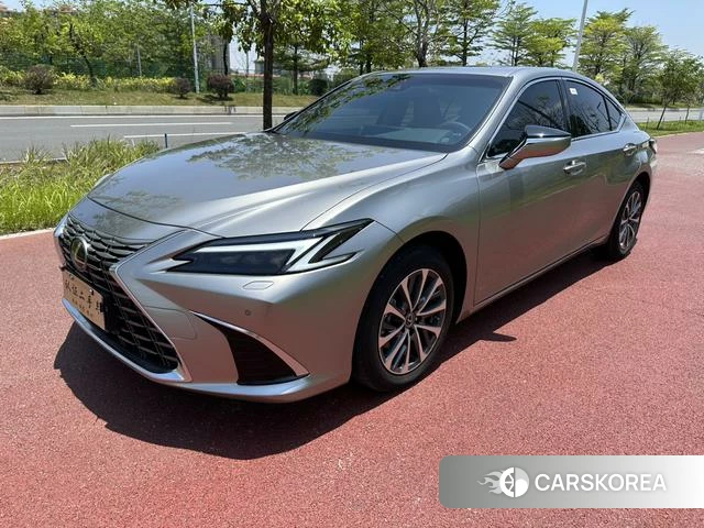 Lexus ES 2025 Серебристо-серый из Китая, фото 4