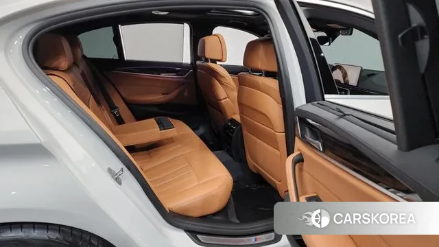 BMW 5 Series (G30) 2022 Белый из Кореи, фото 4