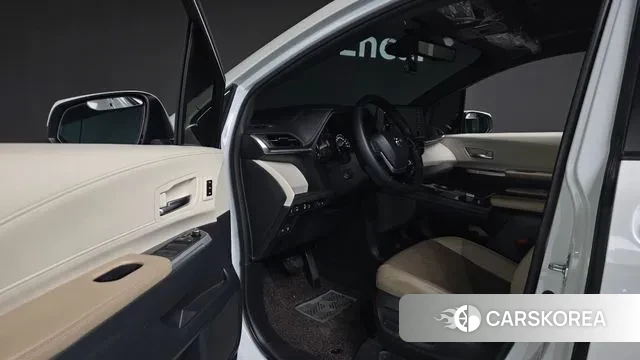 Toyota Sienna 4th Generation 2021 Белый из Кореи, фото 4