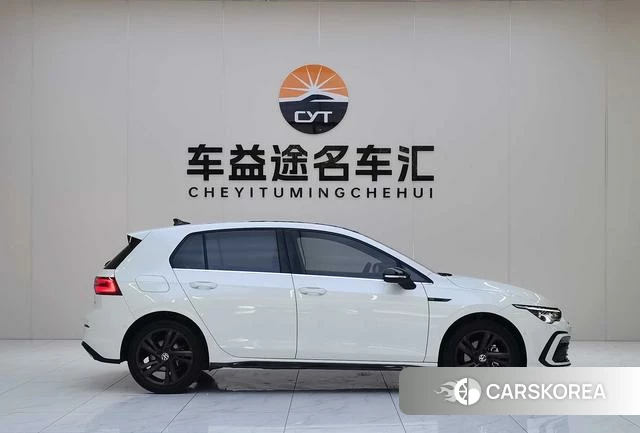Volkswagen Golf 2022 Белый из Китая, фото 4