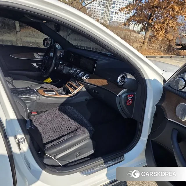 Mercedes-Benz E-Class W213 2022 Белый из Кореи, фото 4