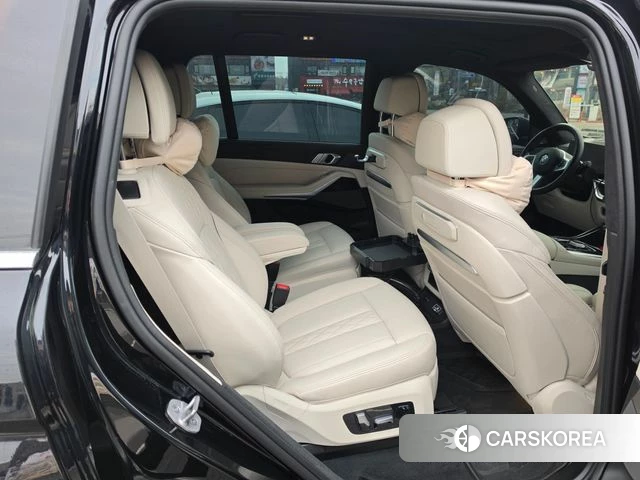 BMW X7 (G07) 2024 Черный из Кореи, фото 4
