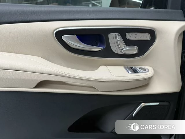 Mercedes-Benz V-class 2026 Черный из Китая, фото 4