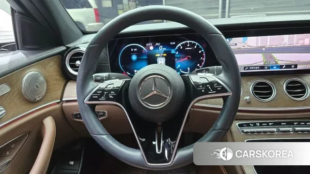 Mercedes-Benz E-Class W213 2022 Белый из Кореи, фото 4