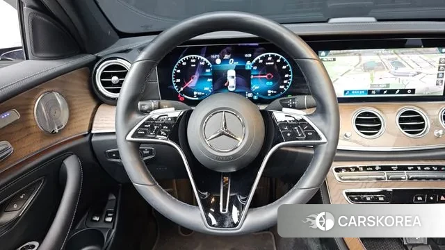 Mercedes-Benz E-Class W213 2022 Белый из Кореи, фото 4