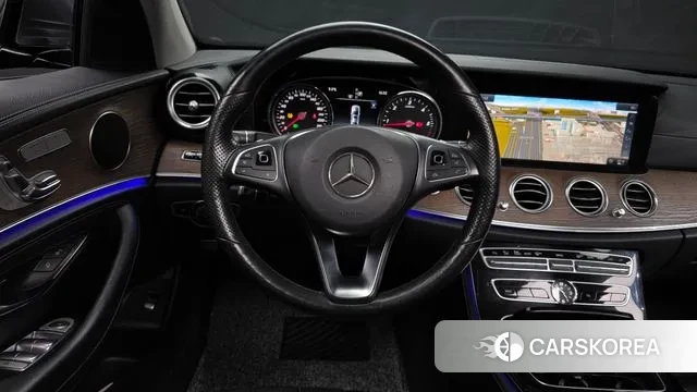 Mercedes-Benz E-Class W213 2018 Серый из Кореи, фото 4