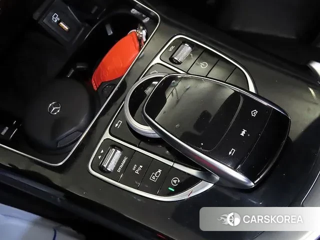 Mercedes-Benz C-Class W205 2019 Красный из Кореи, фото 4