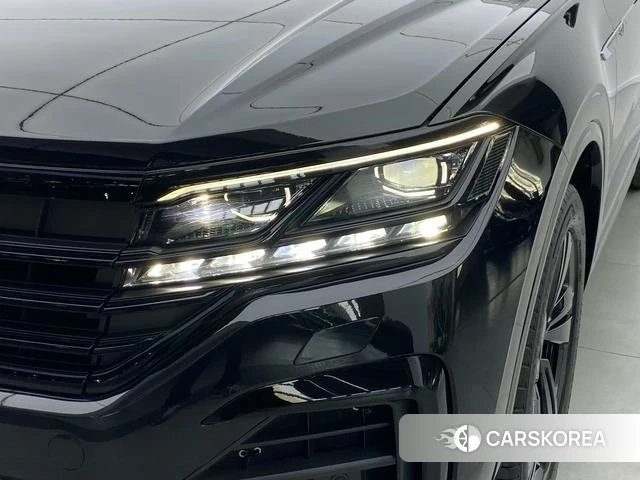 Volkswagen Touareg 2023 Черный из Китая, фото 4