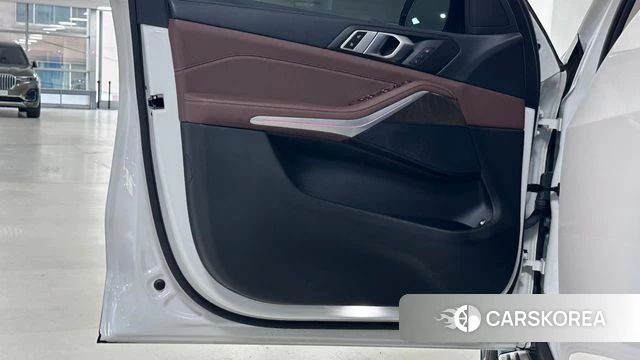 BMW X5 (G05) 2021 Жемчужный цвет из Кореи, фото 4