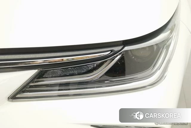 Toyota Corolla 2023 Белый из Китая, фото 4