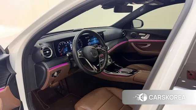 Mercedes-Benz E-Class W213 2023 Белый из Кореи, фото 4