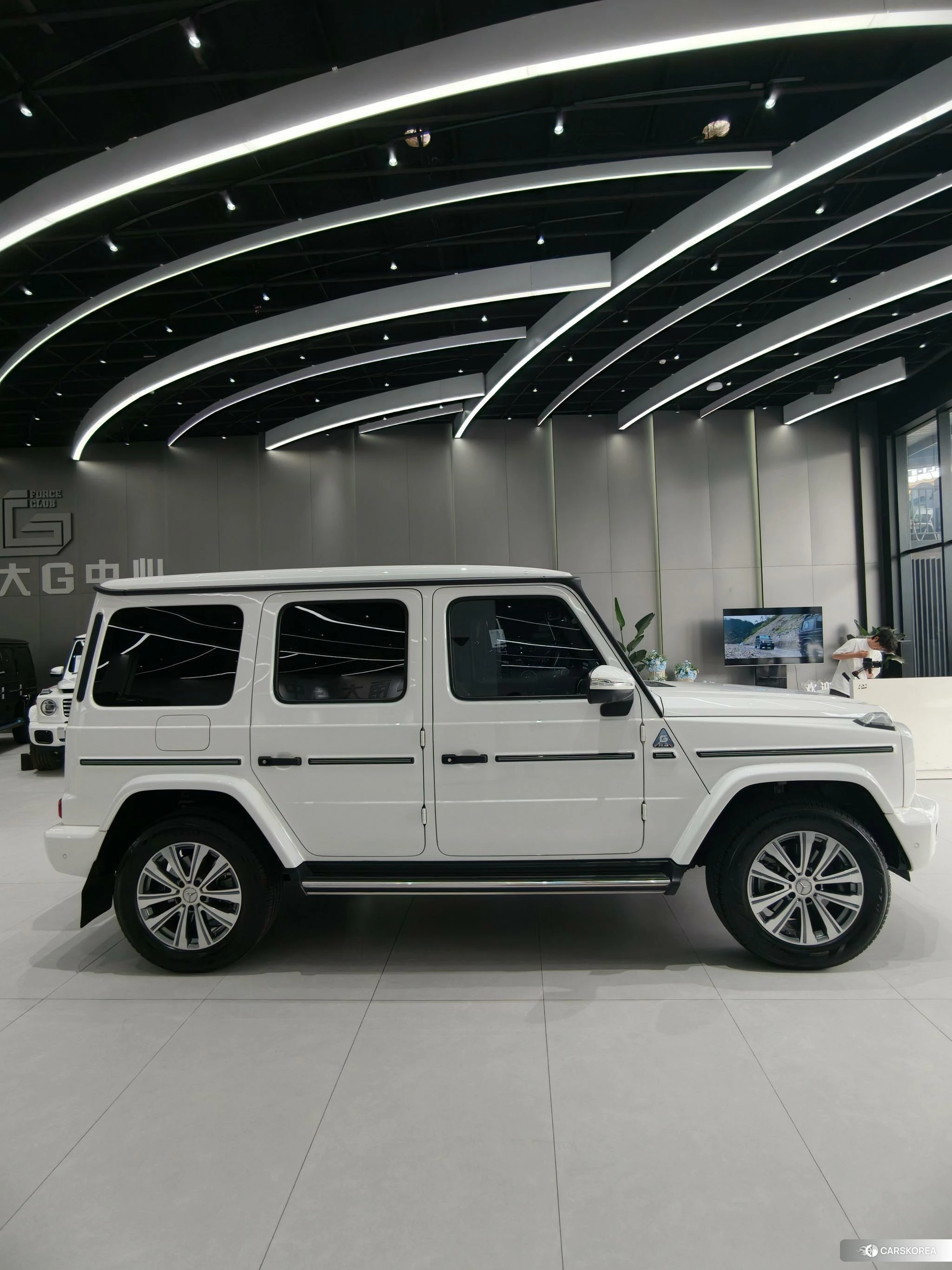 Mercedes-Benz G-class 2023 Белый из Китая, фото 4