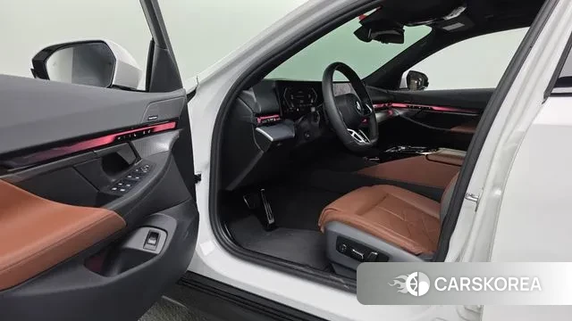 BMW 5 Series (G60) 2024 Белый из Кореи, фото 4