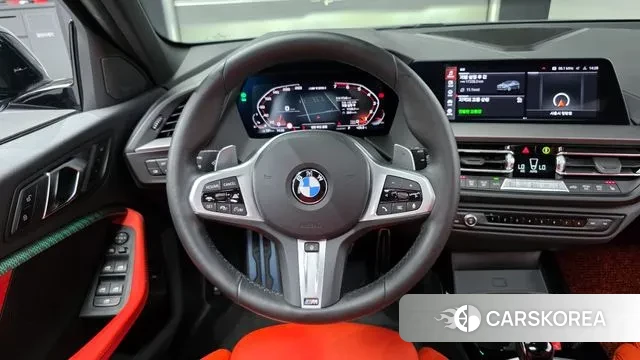 BMW 1 Series (F40) 2024 Небесно-голубой из Кореи, фото 4