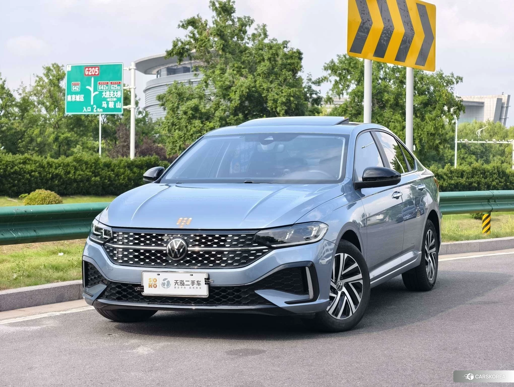 Volkswagen Lavida 2023 Синий из Китая, фото 4