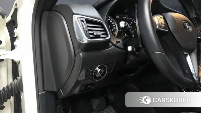 Infiniti Q30 2019 Жемчужный цвет из Кореи, фото 4