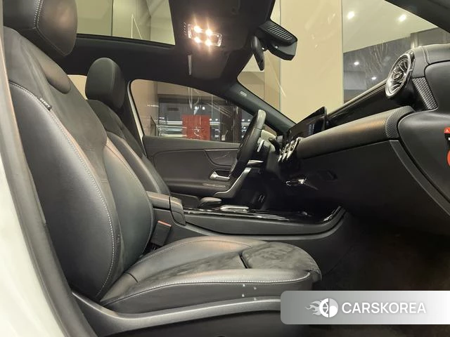 Mercedes-Benz Class A 2022 Белый из Китая, фото 4