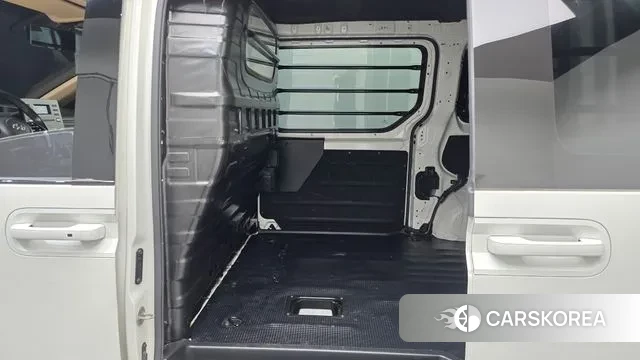 Hyundai Staria 2022 Белый из Кореи, фото 4