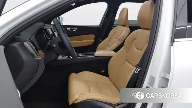 Volvo XC60 second Generation 2023 Белый из Кореи, фото 4