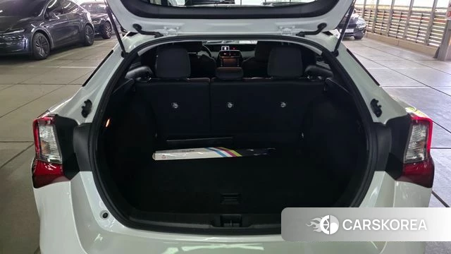 Toyota Prius 4th Generation 2021 Белый из Кореи, фото 4