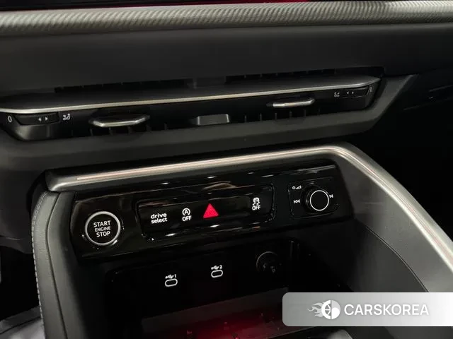 Audi Q5 (80A) 2025 Белый из Кореи, фото 4