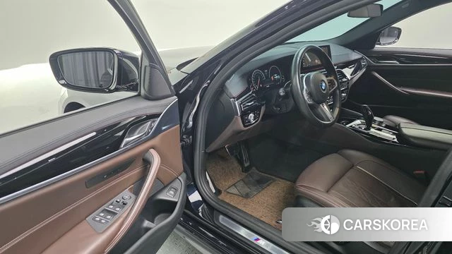BMW 5 Series (G30) 2019 Черный из Кореи, фото 4