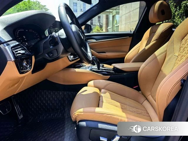 BMW 5 series (imported) 2021 Серебристо-серый из Китая, фото 4