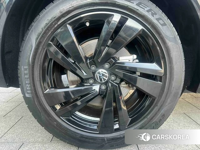 Volkswagen Touareg 2021 Черный из Китая, фото 4