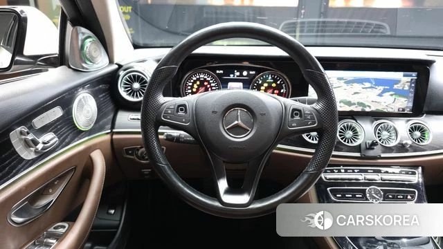 Mercedes-Benz E-Class W213 2018 Белый из Кореи, фото 3