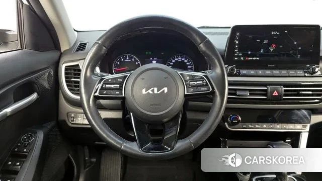 Kia Seltos 2022 Белый из Кореи, фото 4