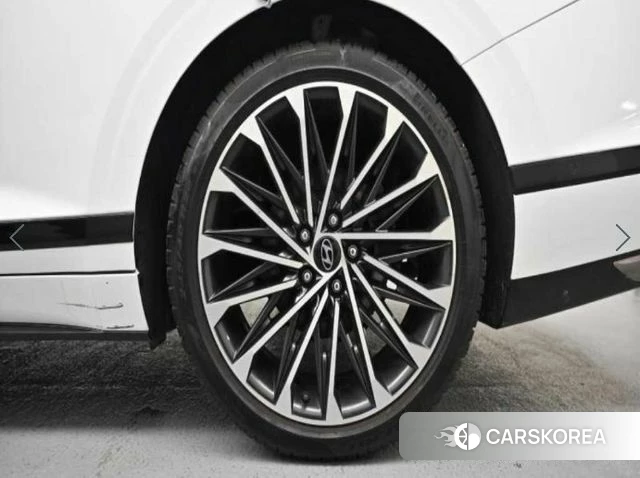 Hyundai Grandeur Hybrid (GN7) 2023 Белый из Кореи, фото 4