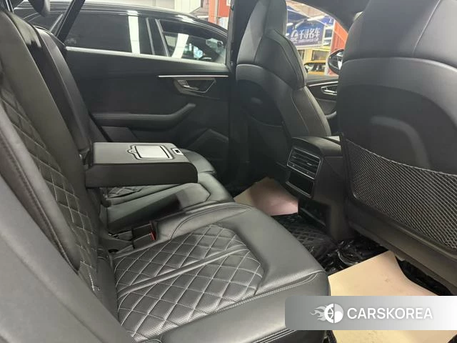 Audi Q8 2023 Черный из Китая, фото 4