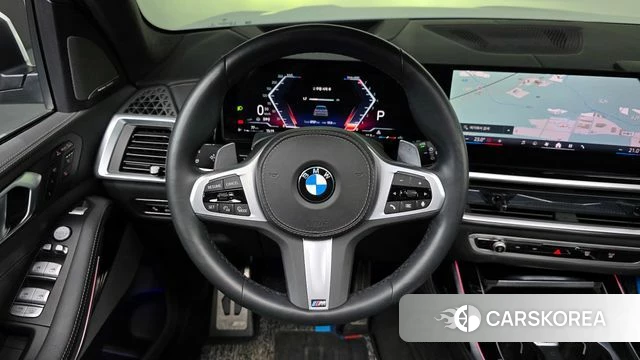 BMW X7 (G07) 2024 Серебристо-серый из Кореи, фото 4