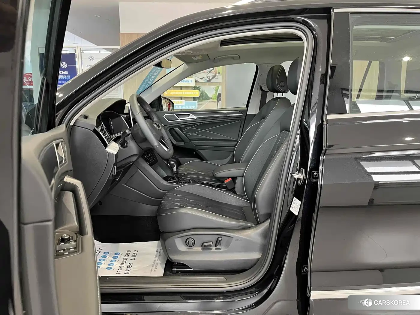 Volkswagen Tiguan L plug-in hybrid 2025 Черный из Китая, фото 4
