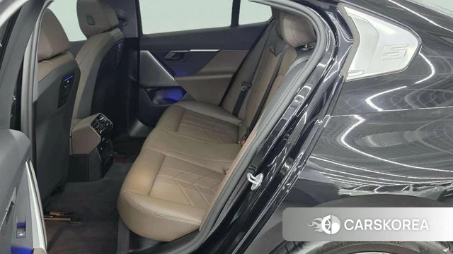 BMW 5 Series (G60) 2025 Черный из Кореи, фото 4