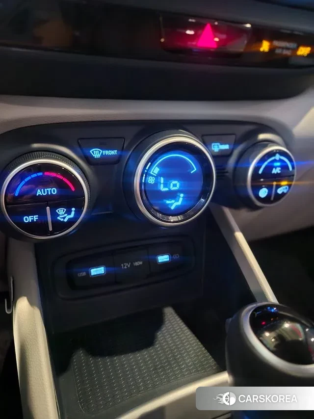 Hyundai Venue 2021 Серебряный из Кореи, фото 4