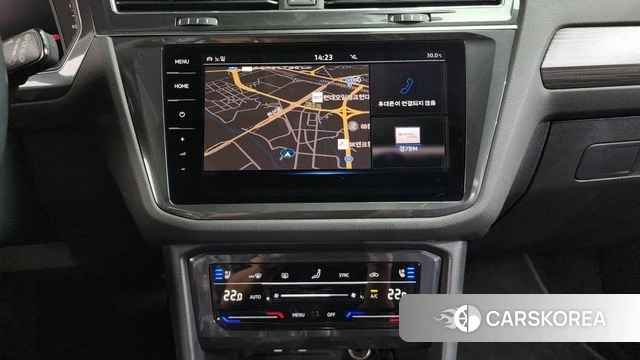 Volkswagen Tiguan Allspace 2023 Белый из Кореи, фото 4