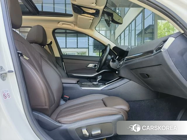 BMW 3 series 2022 Белый из Китая, фото 4
