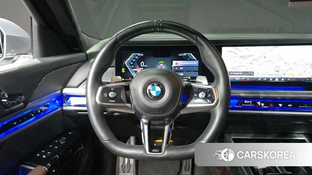 BMW 7 Series (G70) 2023 Серебристо-серый из Кореи, фото 4