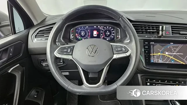 Volkswagen Tiguan Allspace 2024 Черный из Кореи, фото 4