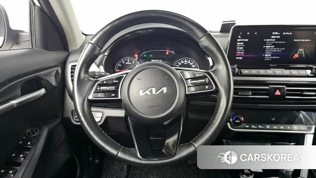 Kia Seltos 2022 Белый из Кореи, фото 4