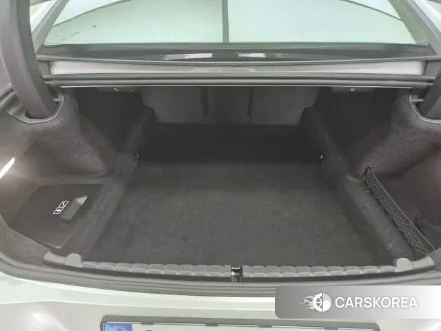 BMW 8 Series (G15) 2025 Белый из Кореи, фото 4