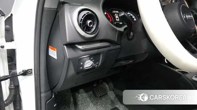 Audi New A3 2019 Белый из Кореи, фото 4